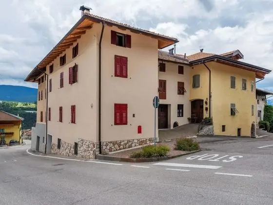 Charming Apartment in Brez With TV