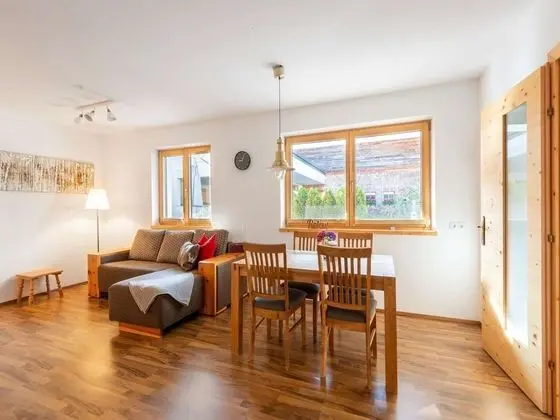 Charming Apartment in Bruck am Ziller With Terrace - Yerinde Yemek