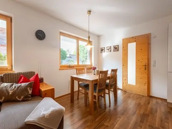 Charming Apartment in Bruck am Ziller With Terrace - Yerinde Yemek
