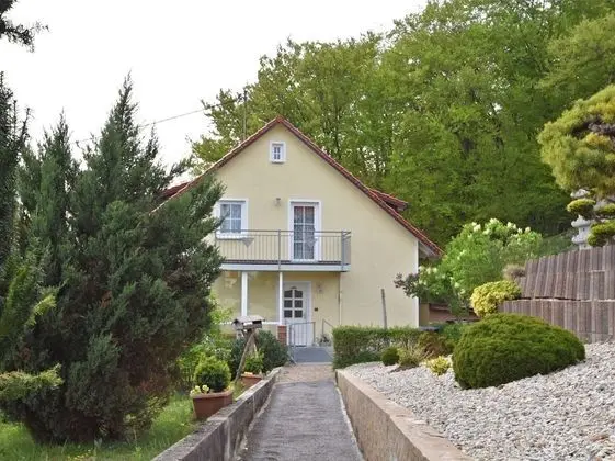 Charming Apartment in Gößweinstein With Private Garden - Dış Mekan