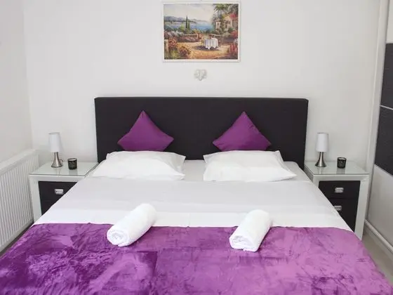 Charming Apartment in Grebaštica With Terrace - Öne Çıkan Resim
