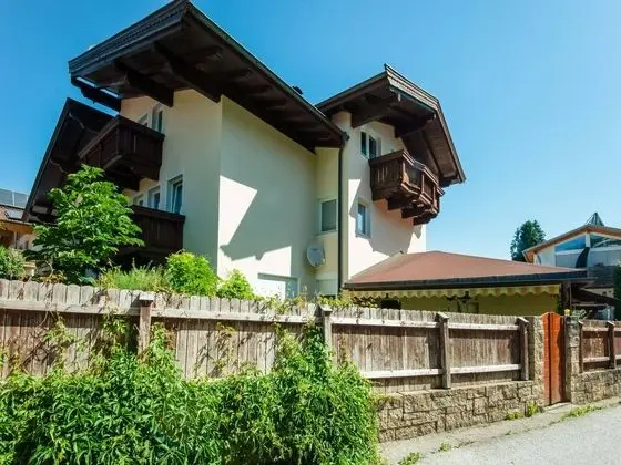Charming Apartment in Holzham Near Amusement Park - Dış Mekan