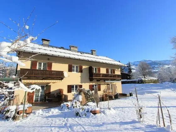 Charming Apartment in Kitzbuhel With Balcony - Dış Mekan