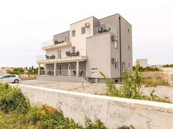 Charming Apartment in Novalja Near Seabeach - Dış Mekan