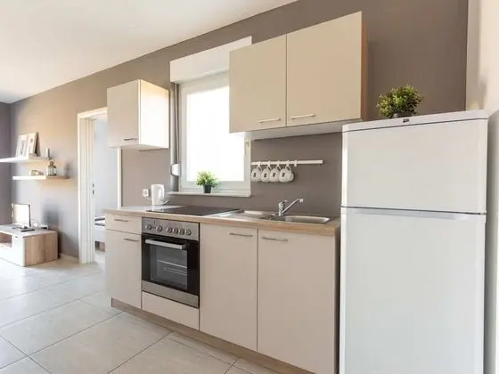 Charming Apartment in Novalja Near Seabeach - Mutfak