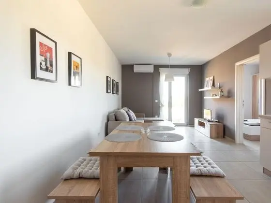 Charming Apartment in Novalja Near Seabeach - Yerinde Yemek