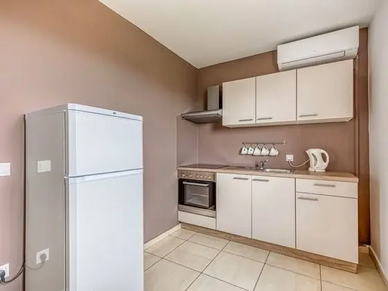 Charming Apartment in Novalja near Zrče Beach - Mutfak