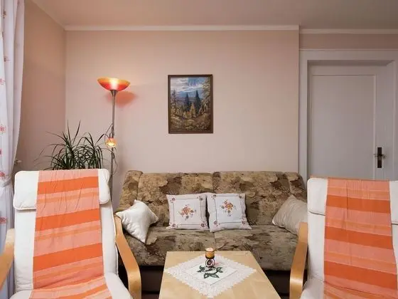 Charming Apartment in Pockau With Swimming Pool - Oda Düzeni