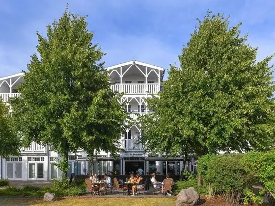 Charming Apartment on Rügen Island With Balcony - Dış Mekan