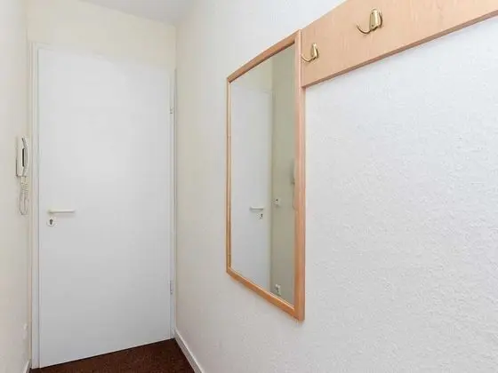 Charming Apartment on Rügen Island With Balcony - Lobi