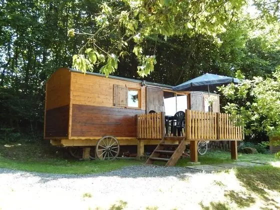 Charming Apartment in Sensenruth with Hot Tub