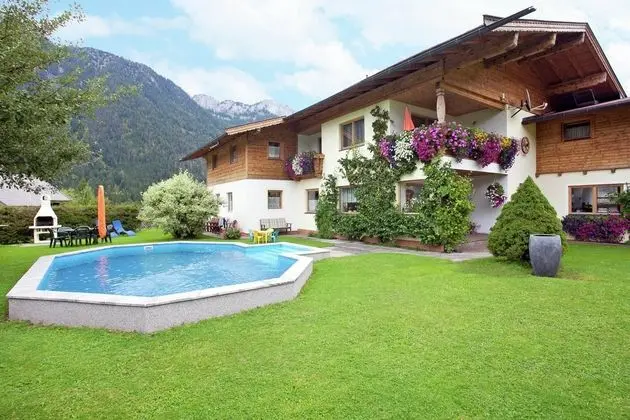 Charming Apartment With Shared Pool in Waidring Tyrol - Havuz