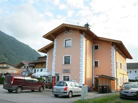 Charming Apartment in Uderns With Balcony - Dış Mekan