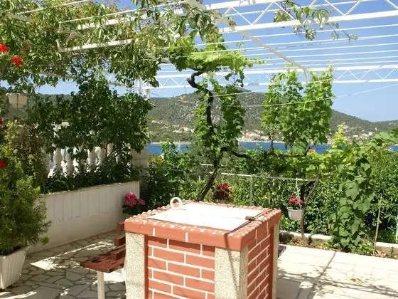 Charming Apartment in Vinisce With Jetty - İç Mekan