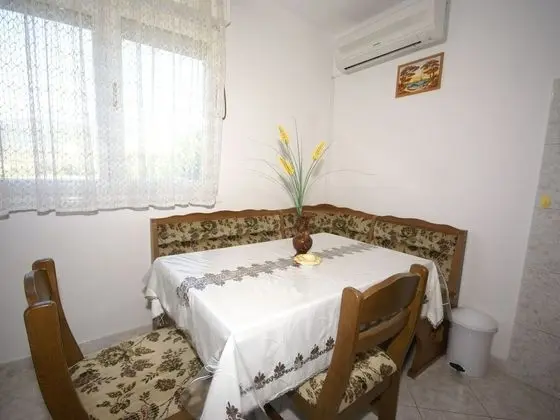 Charming Apartment in Vinisce With Jetty - Yerinde Yemek