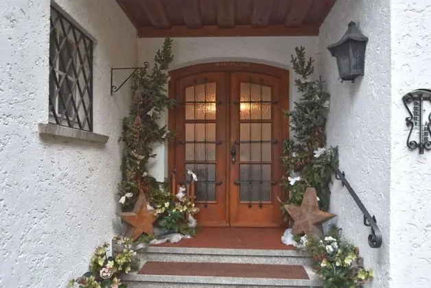 Charming Apartment in Weißenbrunn Near Forest - Lobi