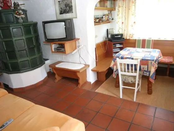 Charming Apartment in Wernberg With Swimming Pool - Yerinde Yemek