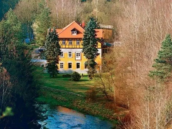 Charming Attic Apartment in a Villa With Park in Großschirma