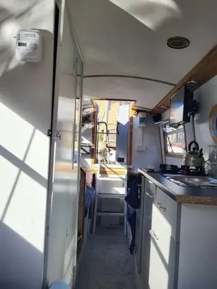 Charming Baby Narrowboat Apsley Marina - Mutfak