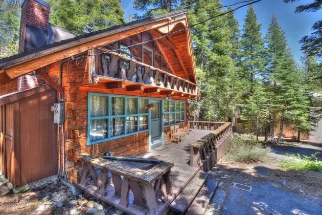 Charming Cascade Chalet