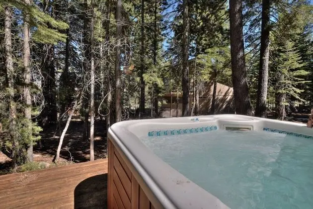 Charming Cascade Chalet - Spa