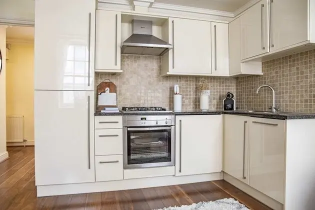 Charming Charing Cross Flat - Mutfak
