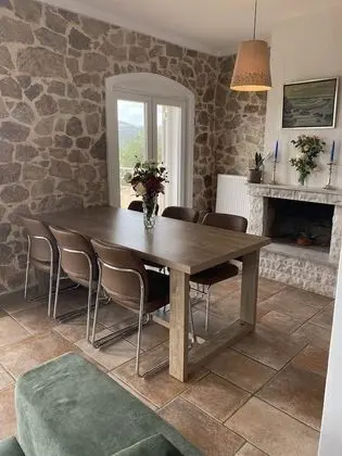 Charming Chateau BY THE SEA - Yerinde Yemek