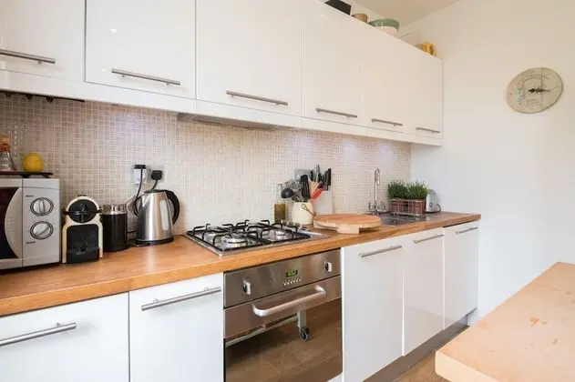 Charming Chelsea Home by the River Thames - Mutfak