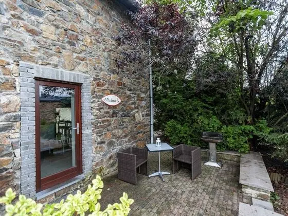 Charming Cottage in Stoumont With Colourful Garden - Dış Mekan