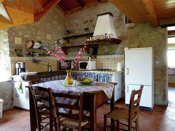 Charming Detached House in Lucca Province - Yerinde Yemek