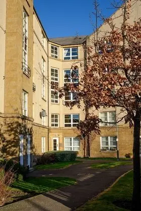 Charming Edinburgh Apartment