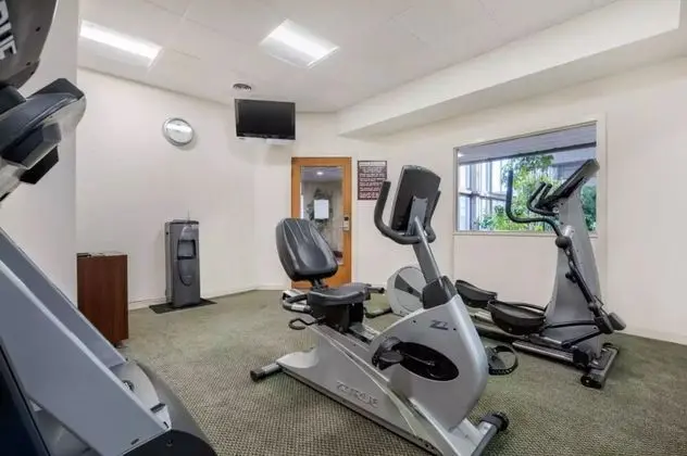 Charming Ensuite Rooms in NEW CUMBERLAND - Fitness