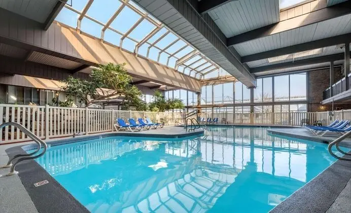 Charming Ensuite Rooms in NEW CUMBERLAND - Havuz