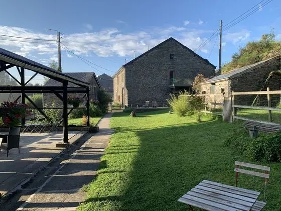 Charming Farmhouse in Houffalize With Large Terrace - Dış Mekan