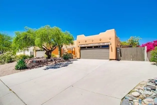 Charming Fountain Hills 3 Bedroom Home!