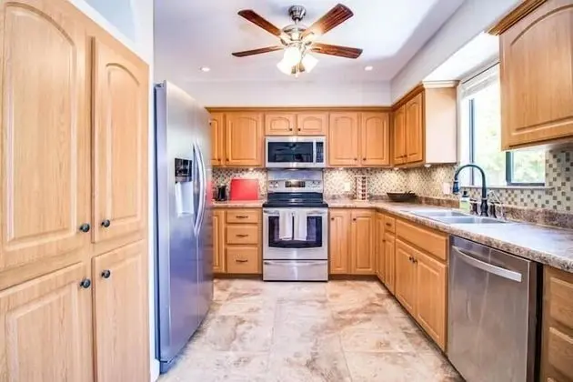 Charming Fountain Hills 3 Bedroom Home! - Mutfak