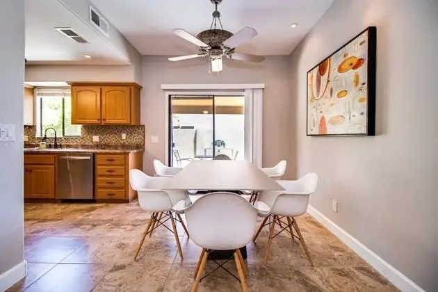 Charming Fountain Hills 3 Bedroom Home! - Yerinde Yemek