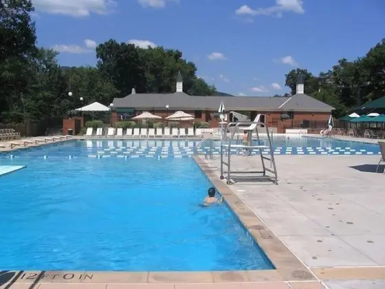Charming Getaway 4BR 3Bath Hot Tub - Havuz