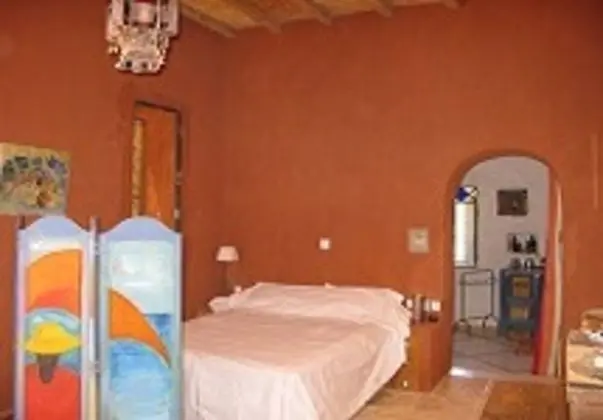 Charming Guest House With Pool for 6 People