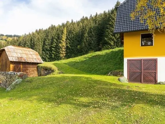Charming Holiday Home With Garden in Eberstein - Dış Mekan