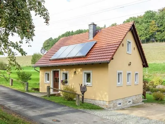 Charming Holiday Home in Hohnstein ot Lohsdorf With Terrace - Dış Mekan