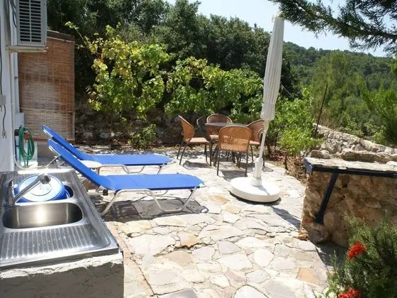 Charming Holiday Home in Kritinia With Garden - Havuz