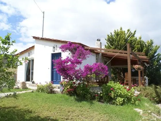 Charming Holiday Home in Kritinia With Garden - Öne Çıkan Resim