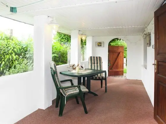 Charming Holiday Home in Kühlungsborn With Terrace - Yerinde Yemek