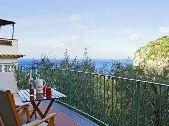 Charming Holiday Home at Massa Lubrense Naples With Balcony - Öne Çıkan Resim