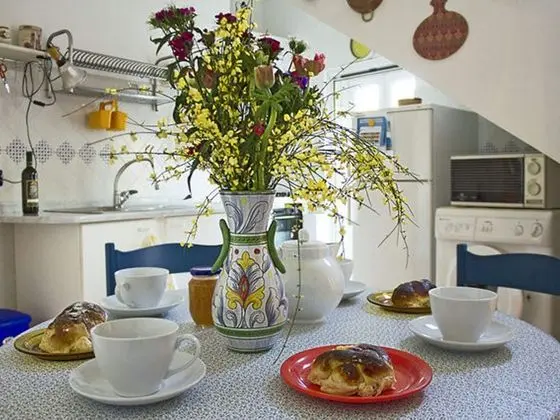 Charming Holiday Home at Massa Lubrense Naples With Balcony - Yerinde Yemek