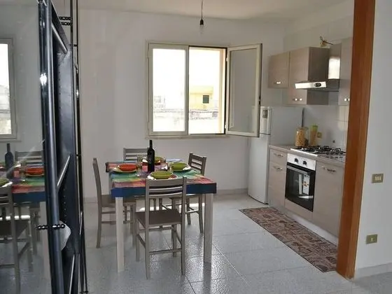 Charming Holiday Home Near The Beach With A Terrace Parking Available, Pets - Mutfak