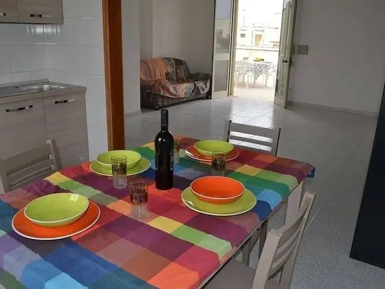 Charming Holiday Home Near The Beach With A Terrace Parking Available, Pets - Yerinde Yemek