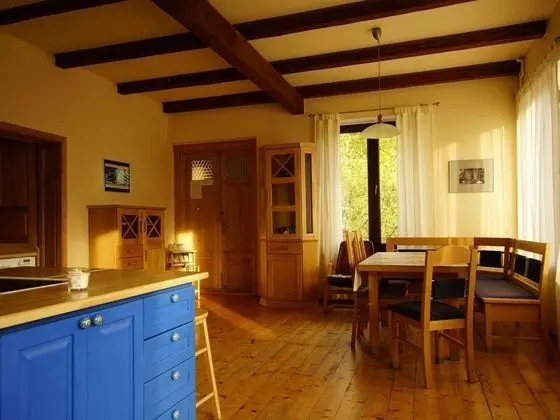 Charming Holiday Home in Pernink in a Beautiful, Green Mountainous Environment - Yerinde Yemek