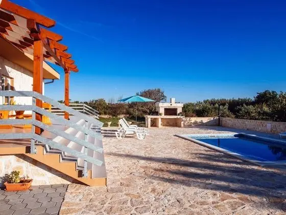 Charming Holiday Home With Private Swimming Pool, Big Garden, Near the Sea - Havuz